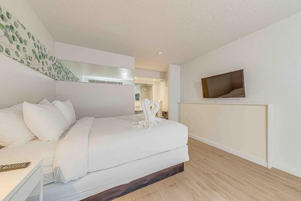 Travel Lodge By Wyndham 10 Min From Disney 基西米 外观 照片
